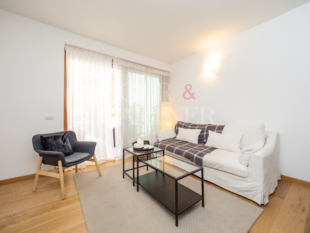 Trilocale In locazione Milano Via Costanza 38 - living