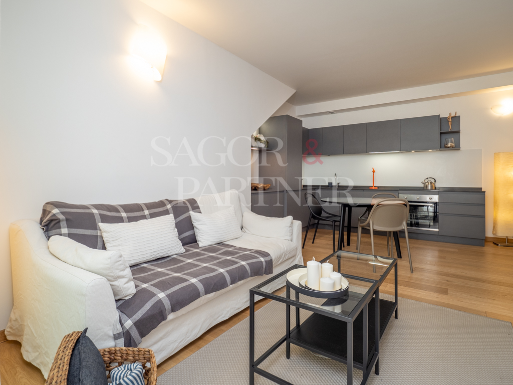 Trilocale In locazione Milano Via Costanza 38 - living Arredato
